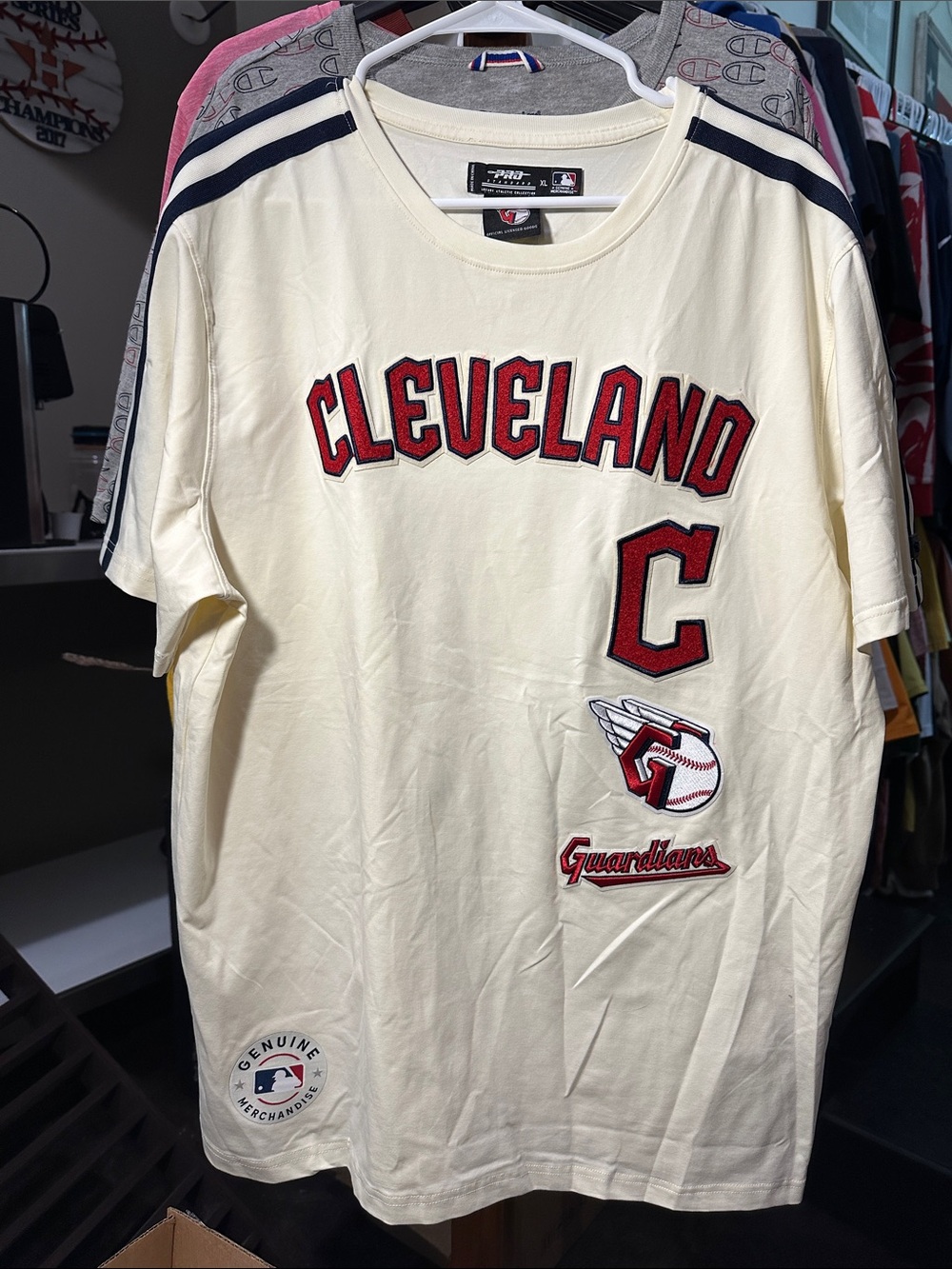 Pro Standard Men's MLB Cleveland Guardians Retro Classic Double Knit